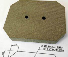 Pastilla de freno de cantos en diagonal con el plano de cotas debajo